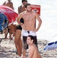 Com personagem bissexual, Henry Castelli começa a gravar "O Astro"